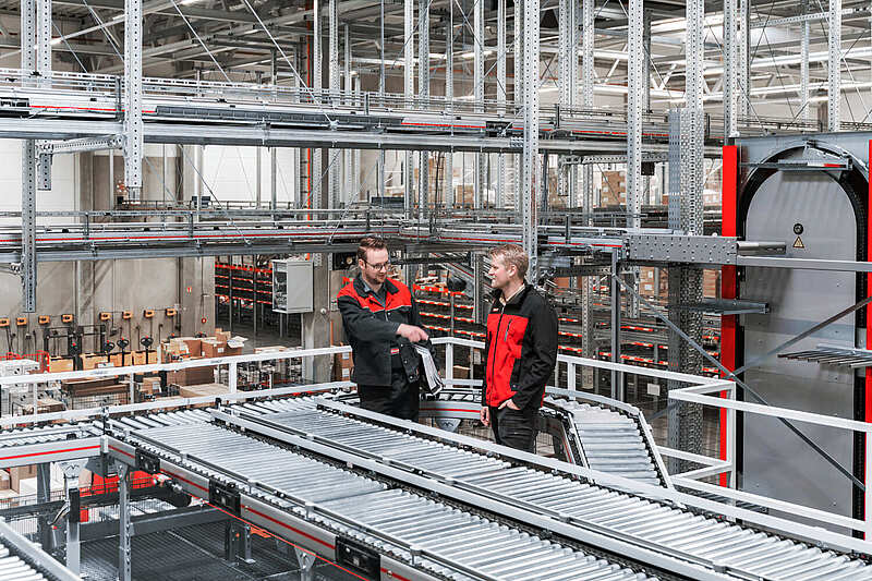 Conveyor technology in front of the picking zone